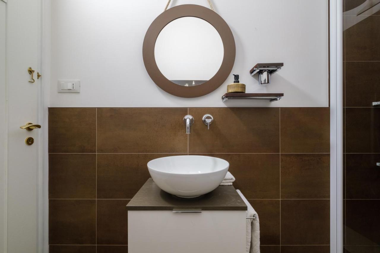 Fabula Rooms 3 Suites With Private Bathroom โบโลญญา ภายนอก รูปภาพ