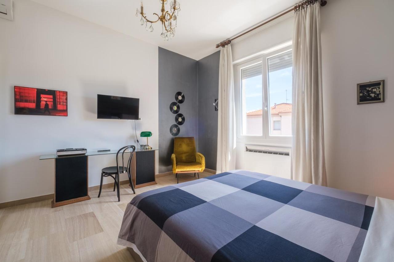 Fabula Rooms 3 Suites With Private Bathroom โบโลญญา ภายนอก รูปภาพ