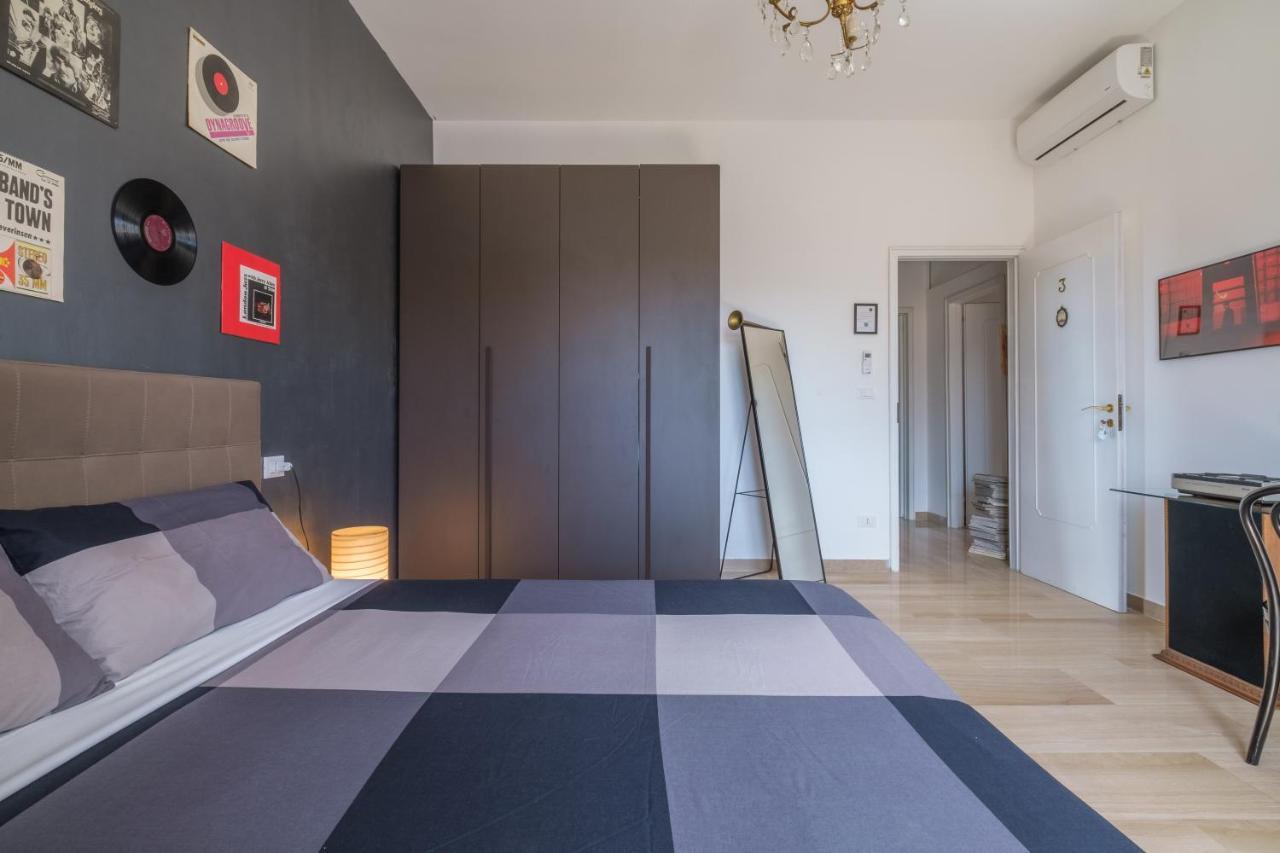 Fabula Rooms 3 Suites With Private Bathroom โบโลญญา ภายนอก รูปภาพ