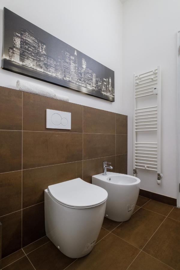 Fabula Rooms 3 Suites With Private Bathroom โบโลญญา ภายนอก รูปภาพ