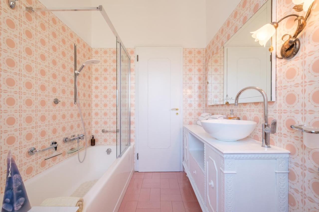Fabula Rooms 3 Suites With Private Bathroom โบโลญญา ภายนอก รูปภาพ